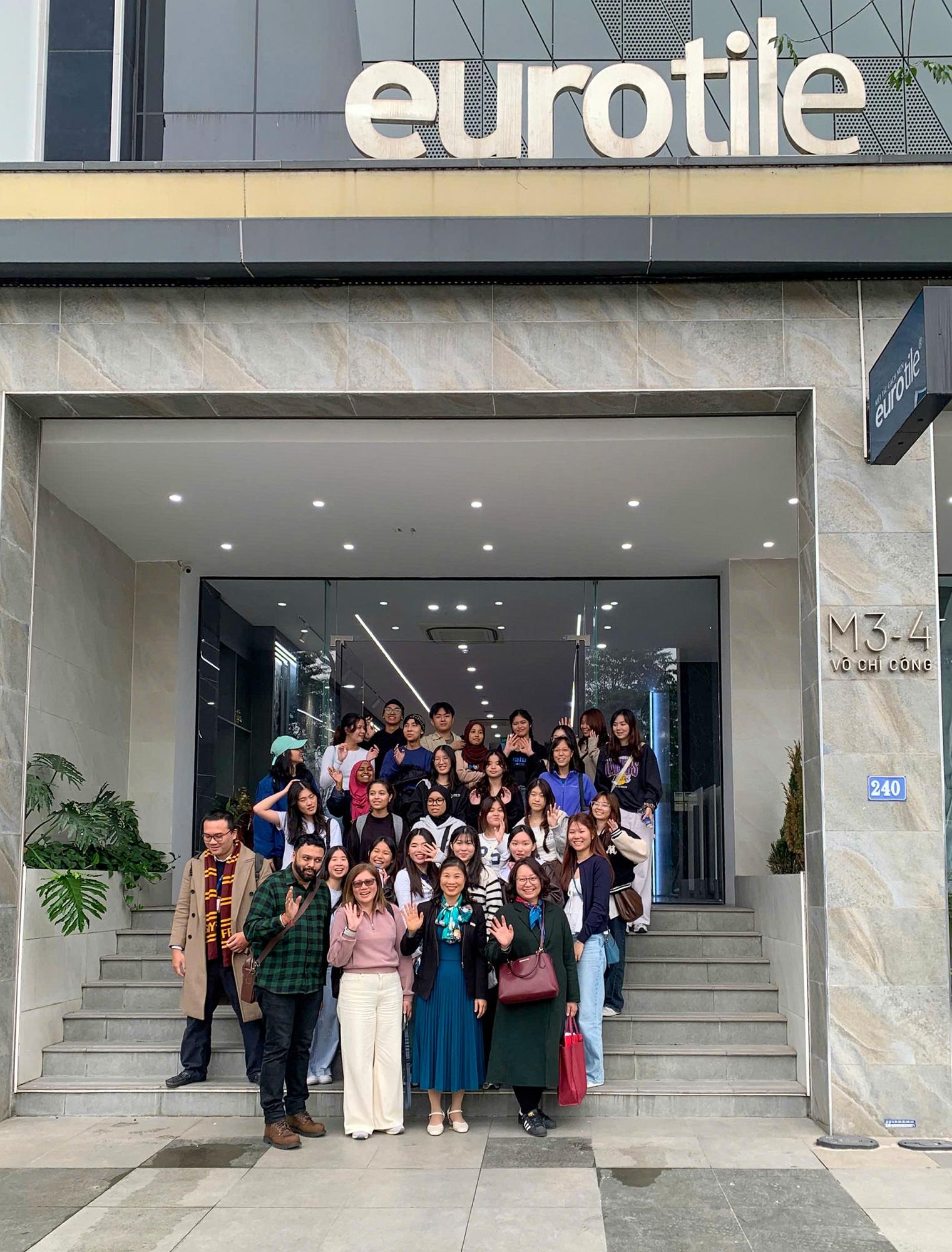 Eurotile-truon g-nanyang-sing apore-dai-hoc- hoa-binh-1.jpg