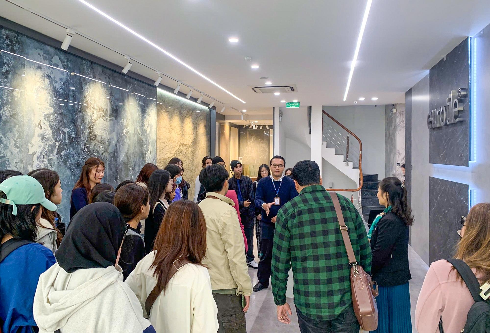 Eurotile-truon g-nanyang-sing apore-dai-hoc- hoa-binh-10.jp g