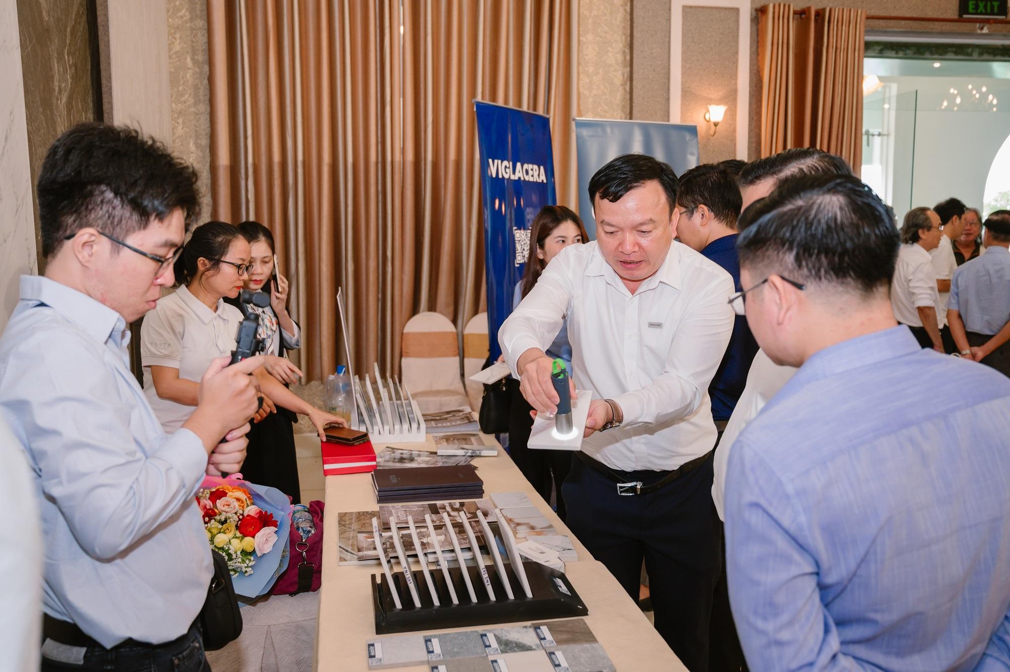 Eurotile-Hoi-K TS-tinh-Dong-N ai-4.jpg