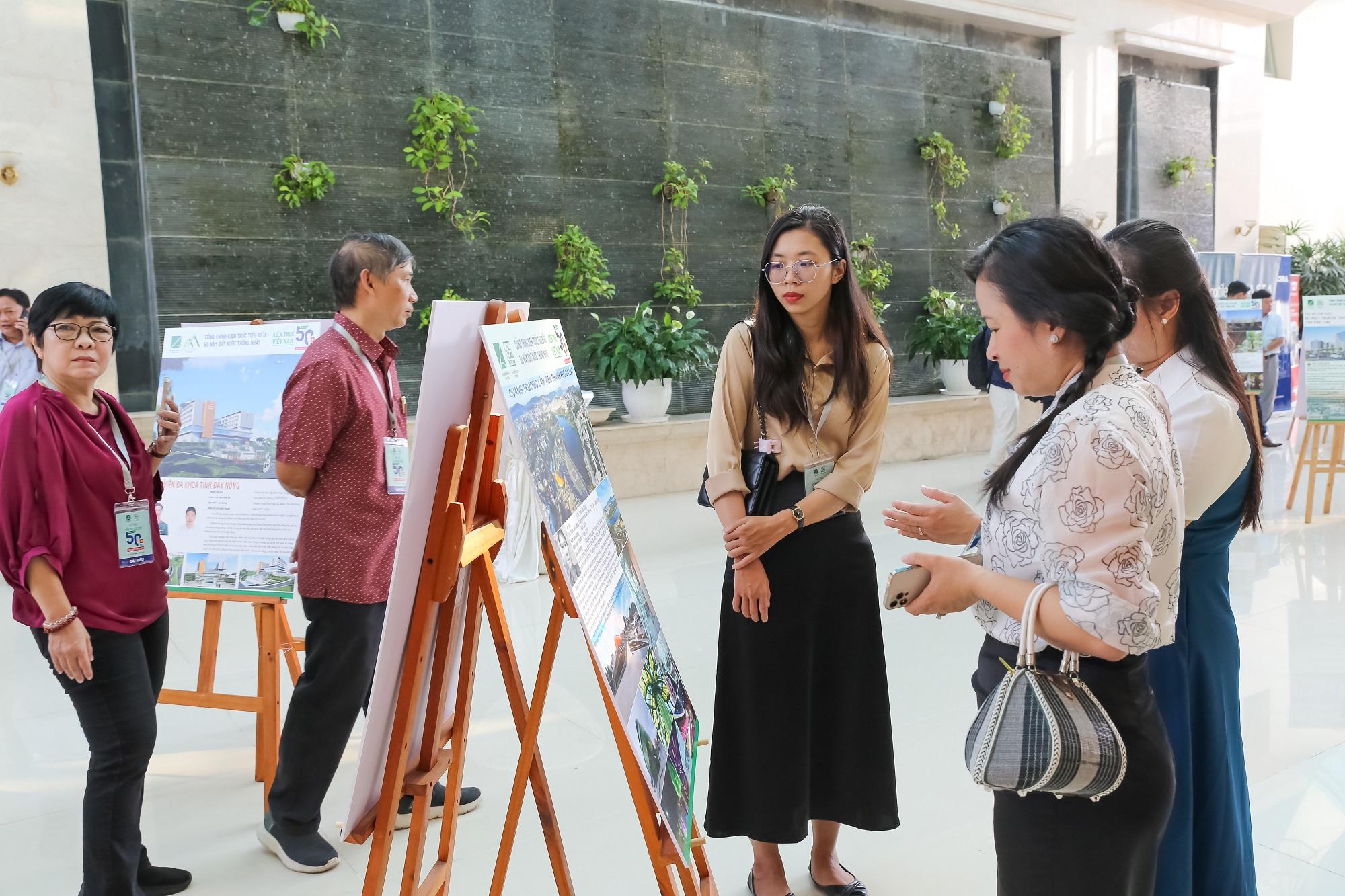 Hoi-thao-Kien- truc-Viet-Nam- 2025-Eurotile- 7.JPG