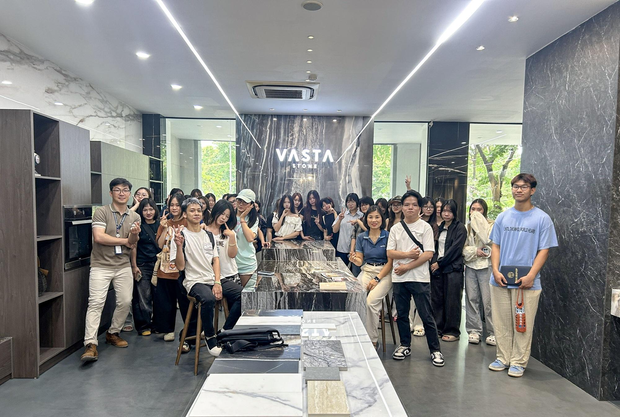 eurotile-cente r-ha-noi-2.jpg