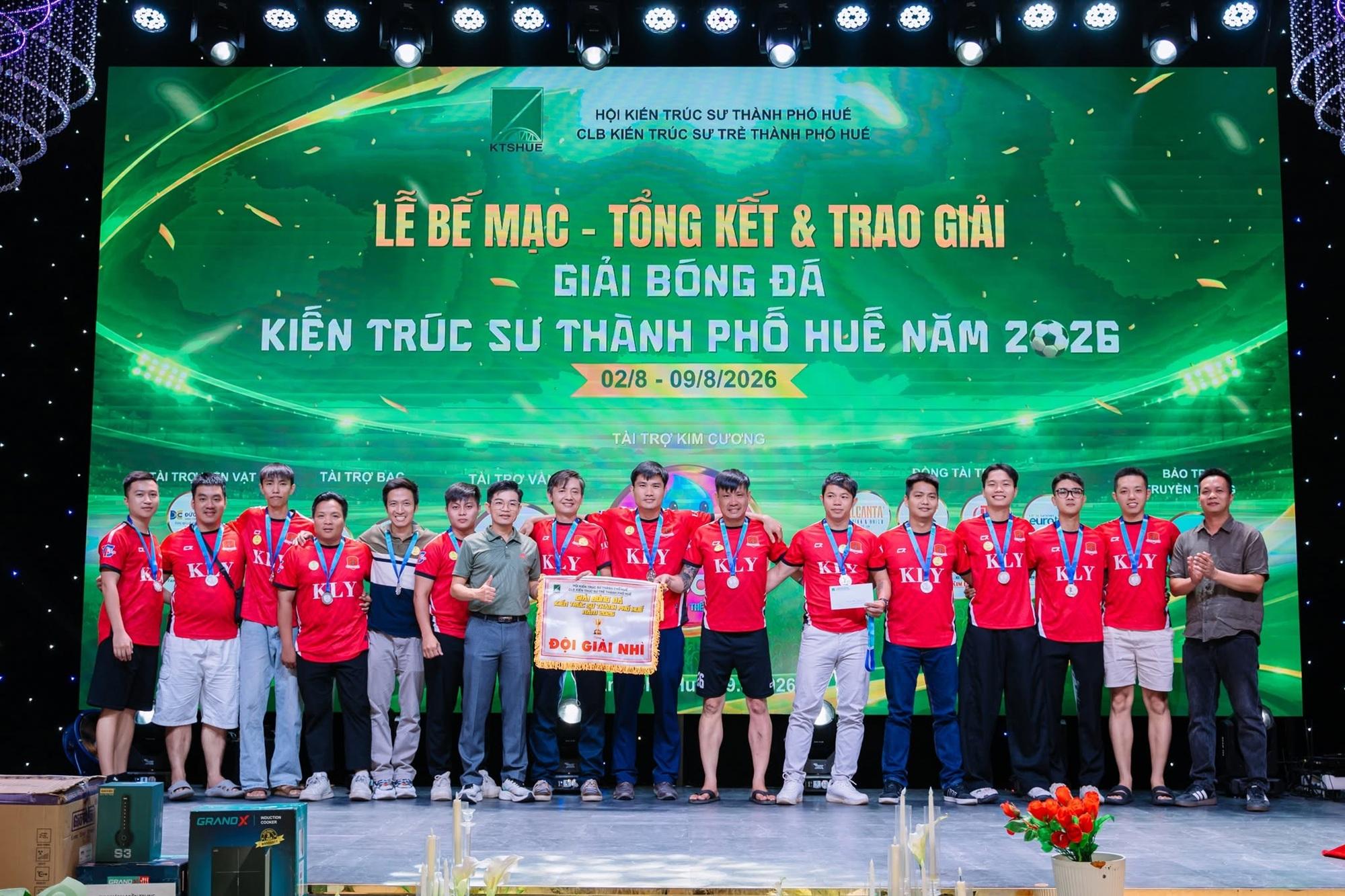 Giai-bong-da-k ts-tp-hue-euro tile-6.jpg