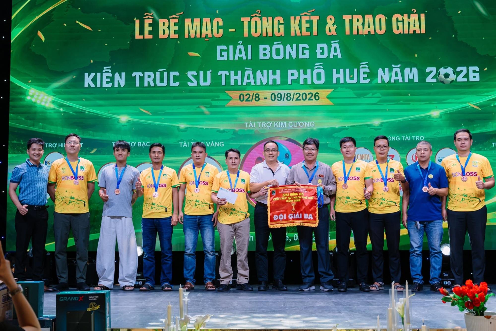 Giai-bong-da-k ts-tp-hue-euro tile-7.jpg