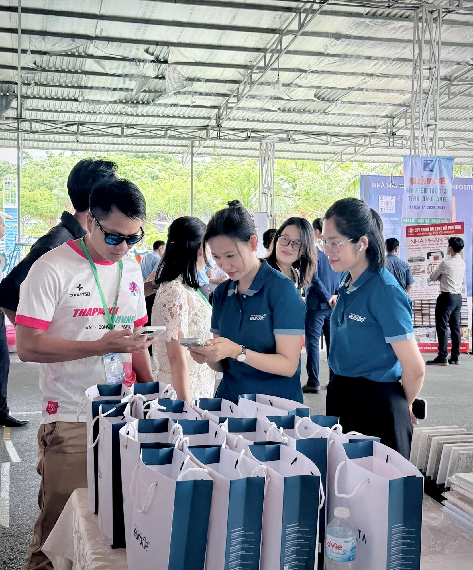 eurotile-kien- truc-su-An-Gia ng-10.JPG