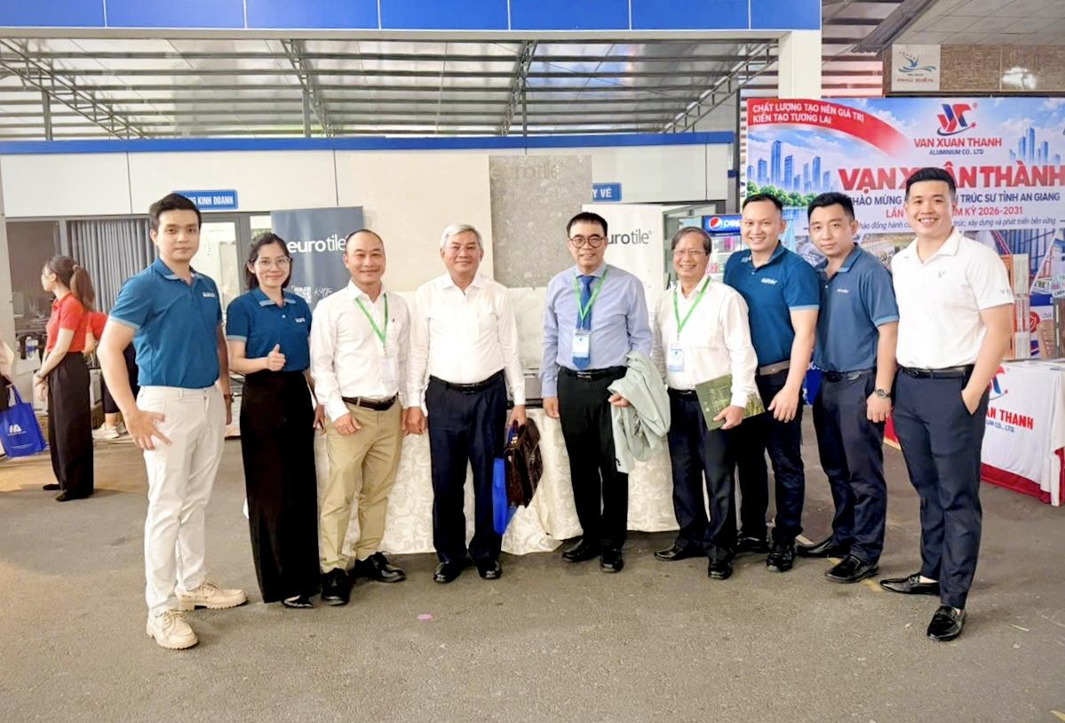 eurotile-kien- truc-su-An-Gia ng-6.JPG