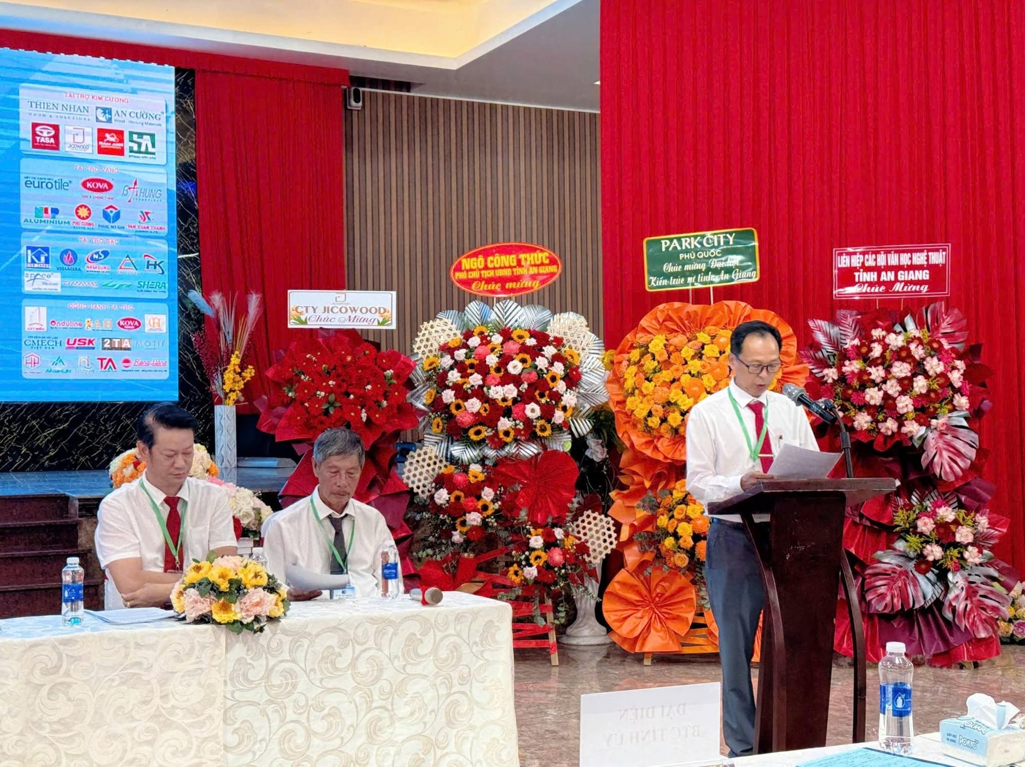 eurotile-kien- truc-su-An-Gia ng-8.jpg